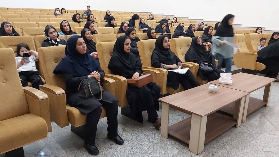 شهرری | برگزاری دوره آموزش مهارت فرزند پروری