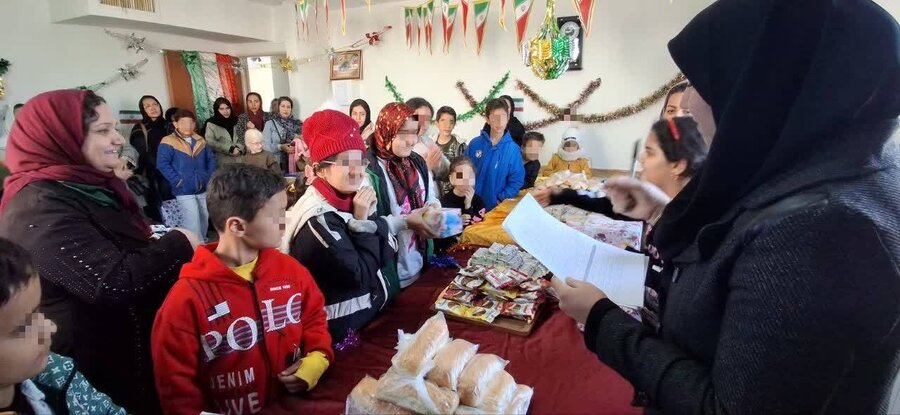 شهرری| جشن انقلاب با حضور کودکان معلول شهرری| جشن انقلاب با حضور کودکان معلول