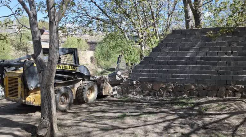 رفع تصرف 1000 متر مربع از  بستر رودخانه تار توسط امور منابع آب دماوند