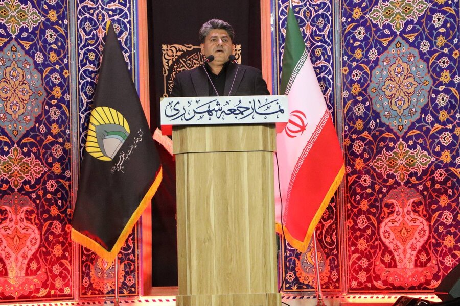 شهرری | سخنرانی مدیر بهزیستی  پیش از خطبه‌های نماز جمعه و برگزاری میز خدمت