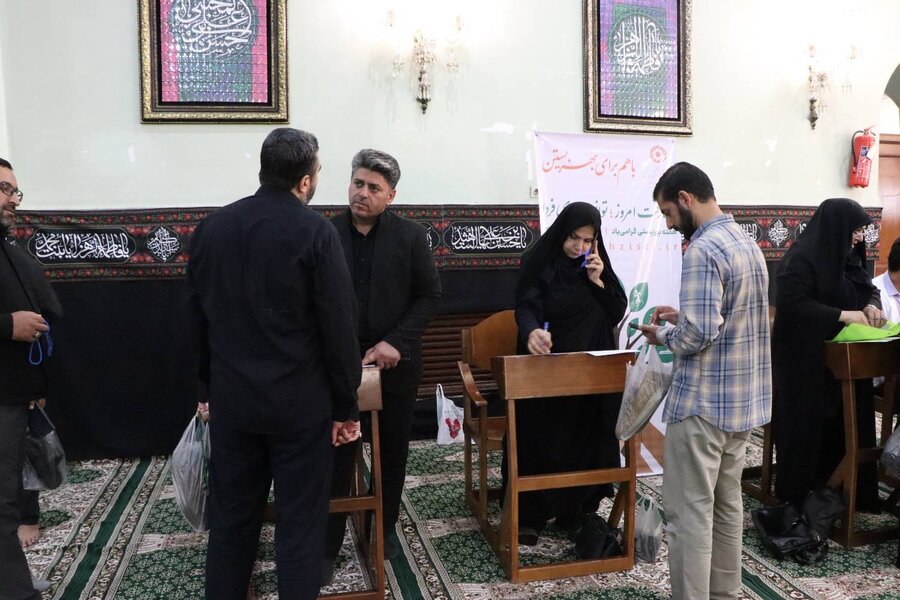 شهرری | سخنرانی مدیر بهزیستی  پیش از خطبه‌های نماز جمعه و برگزاری میز خدمت