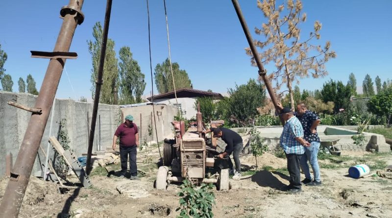 توقیف یک دستگاه حفاری غیرمجاز توسط امور منابع آب فیروزکوه