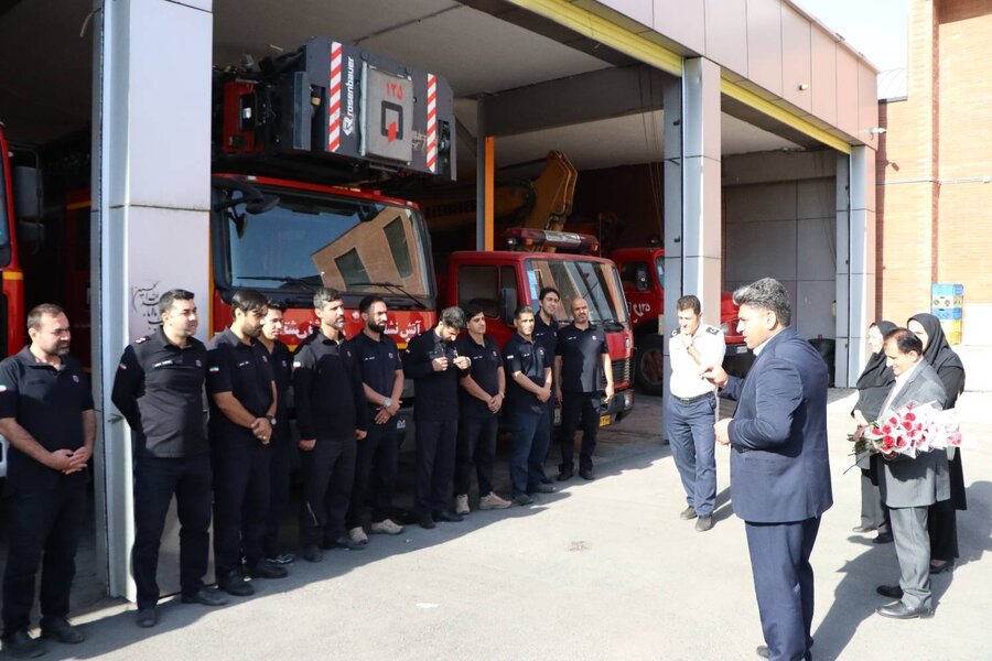 شهرری | تجلیل از خدمات ارزشمند آتش‌نشانان