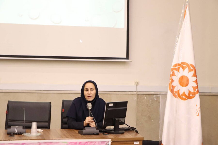 صبح قلعه نو:شهرری |برگزاری جلسه آموزشی اجرای طرح‌های سلامت بانوان و تغذیه مادران